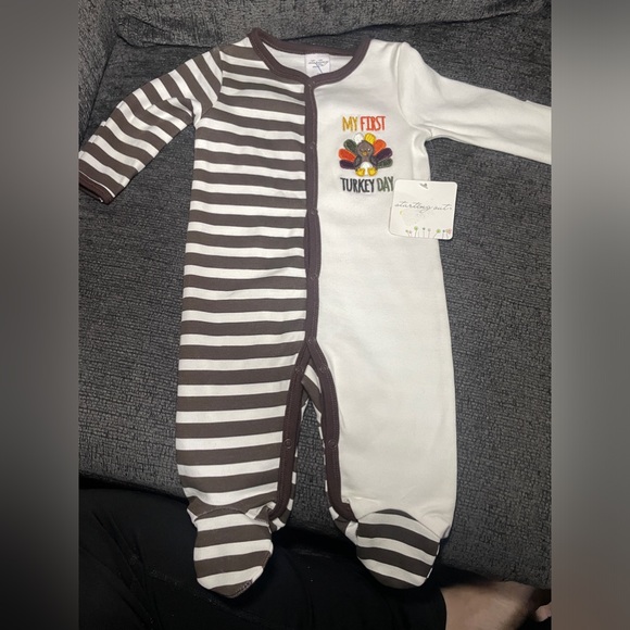 Starting Out Thanksgiving one piece suit Size 3M - Picture 4 of 5